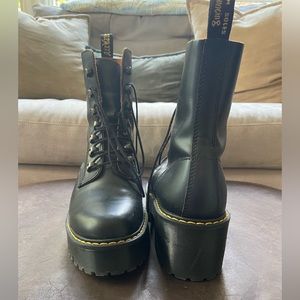 Dr. Martens Leona Boots